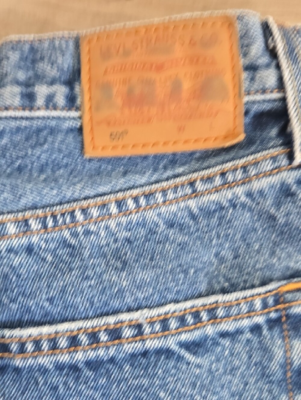 Levis Bermuda Cut Off Destructed Shorts - Picture 5 of 8